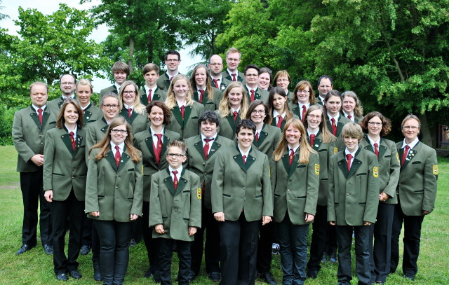 Gruppenbild vom Hollinger Blas-Orchester HBO